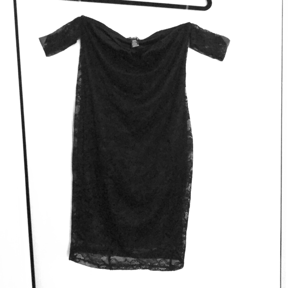 FashionNova Black Lace Dress size: L